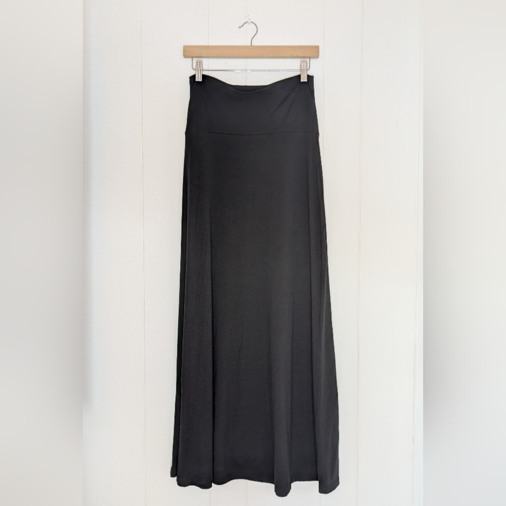 💜 3/$30 - Mossimo Supply Co. Classic Black A-Line Skirt